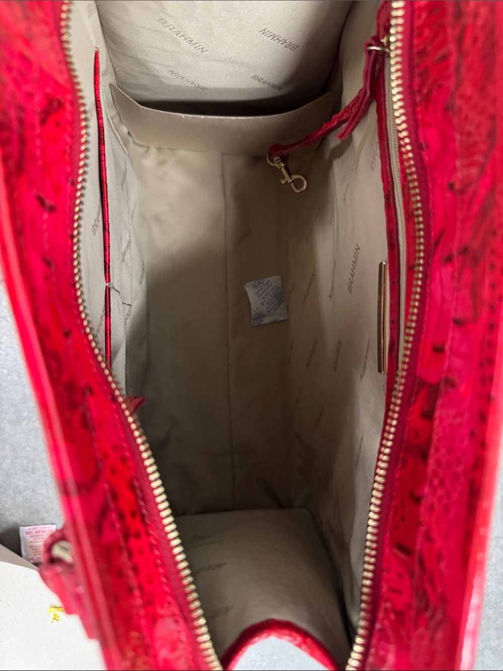 Brahmin Vibrant “Red Flare Melbourne” Croc-Embossed leather Shoulder - Picture 9 of 9
